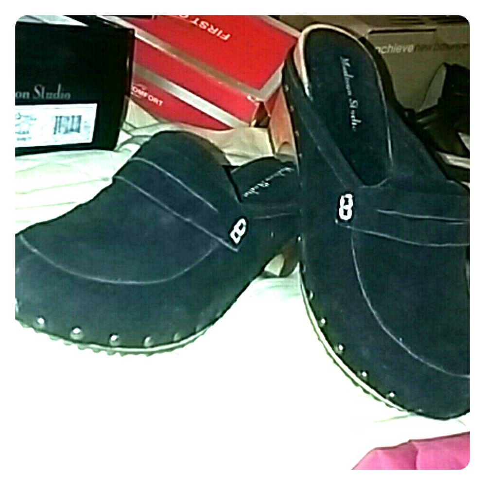 Madison studio size 7 1/2 m black sued
